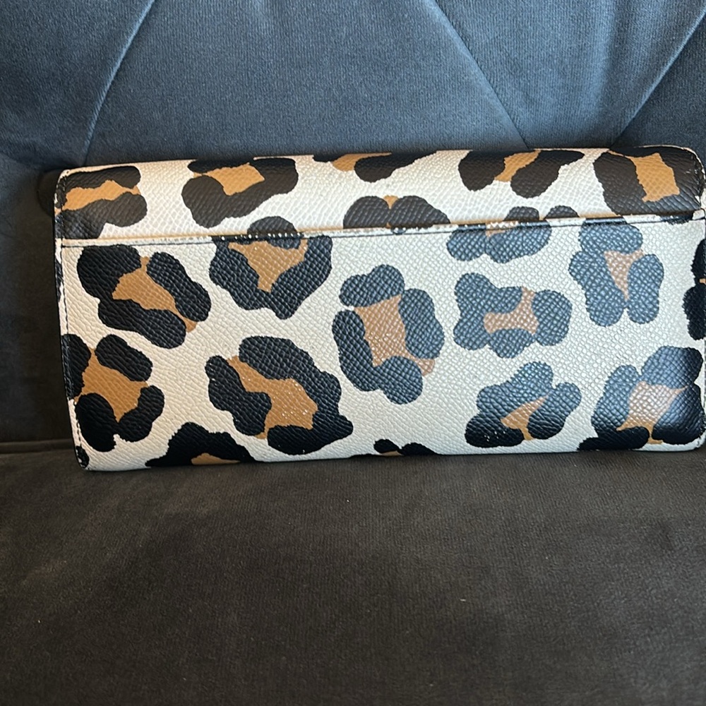 Coach Leopard Print Women's Clutch wallet with slim envelopes pouch - Picture 4 of 12